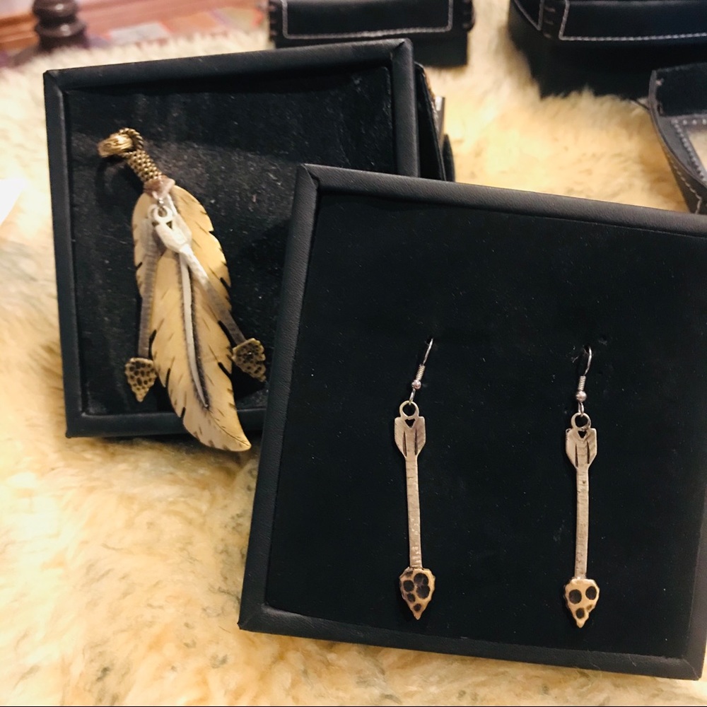 Augus Arrow Necklace and Matching earrings set